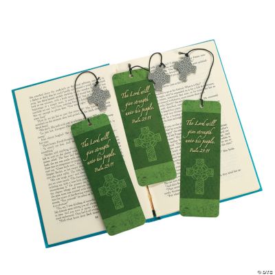 24 St. Patrick’s Day Bookmarks With Charm