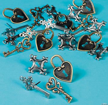 24 Large Key & Keyhole Brads