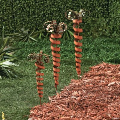 Carrot Yard Stakes