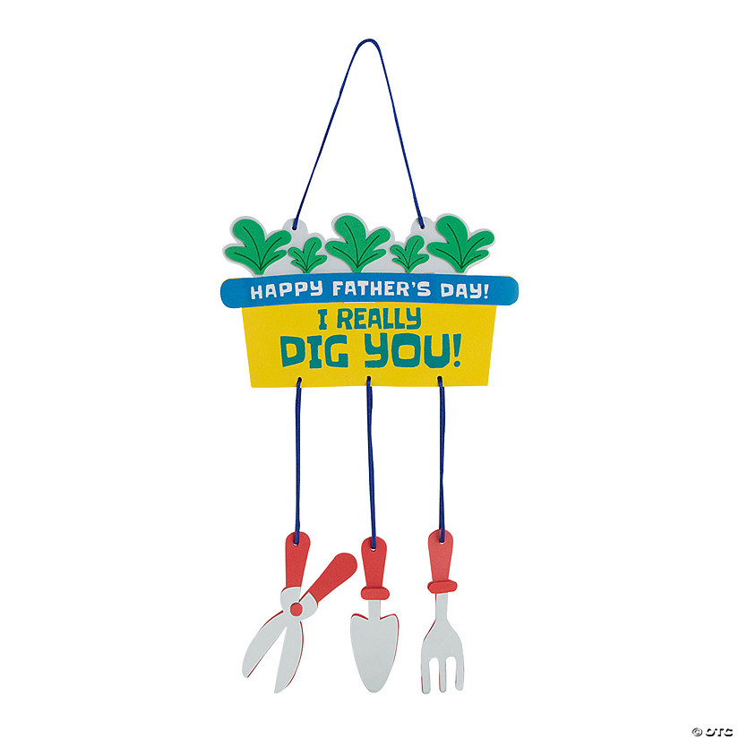Father&#8217;s Day Gardening Tools Hanging Sign Craft Kit - Makes 12 Image