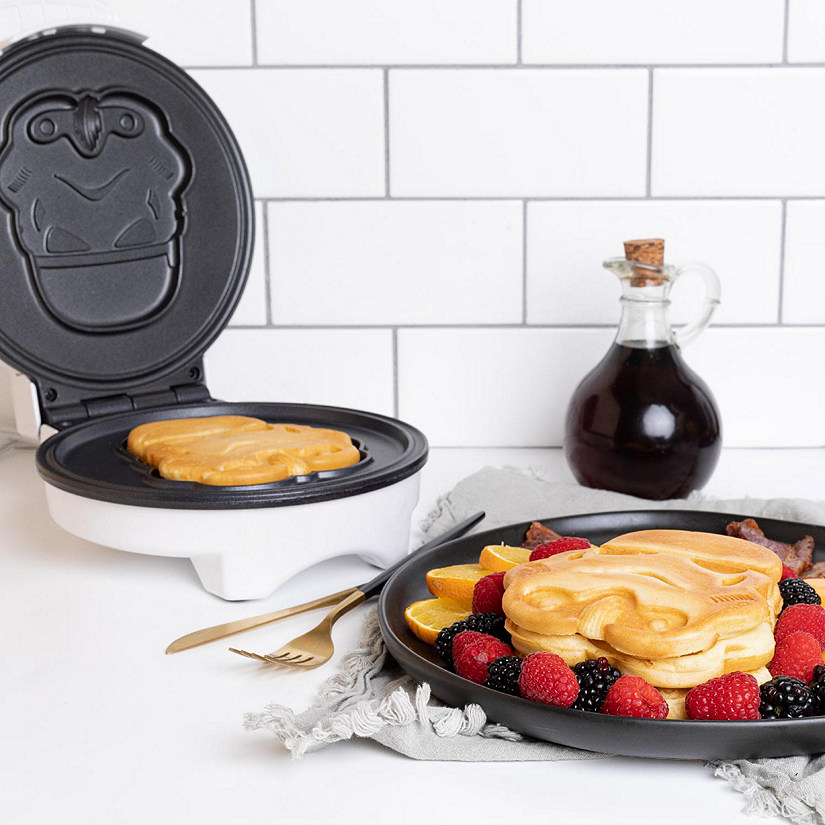 Uncanny Brands Star Wars Darth Vader and Stormtrooper Grilled Cheese Maker- Panini Press and Compact Indoor Grill- Opens 180 Degrees for Burgers, Steaks, Bacon Image