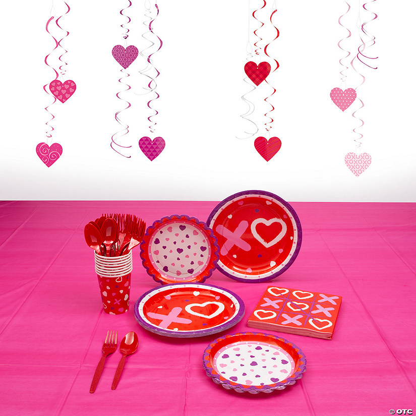 XOXO Hearts Tableware Kit for 8 Image