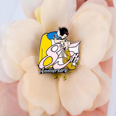 Disney Snow White 85th Anniversary Limited Edition Enamel Pin  SDCC Exclusive Image 2