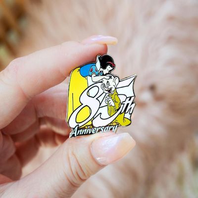 Disney Snow White 85th Anniversary Limited Edition Enamel Pin  SDCC Exclusive Image 3
