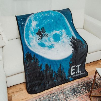E.T. The Extra-Terrestrial Bike Moon Fleece Throw Blanket  45 x 60 Inches Image 2