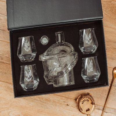 Halo Infinite Master Chief Helmet 6-Piece Whiskey Decanter Set with Glasses Image 2