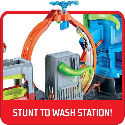 Hot Wheels City Ultimate Octo Car Wash Playset with No-Spill Water Tanks & 1 Color Reveal Car that Transforms with Water, 4+ ft Long, Connects to Other Sets Image 2
