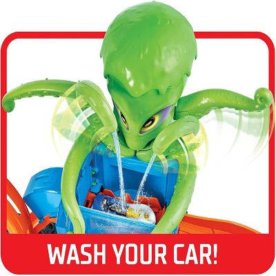 Hot Wheels City Ultimate Octo Car Wash Playset with No-Spill Water Tanks & 1 Color Reveal Car that Transforms with Water, 4+ ft Long, Connects to Other Sets Image 3