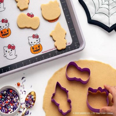 Sanrio Hello Kitty Halloween 45-Piece Cookie Baking Set Image 3