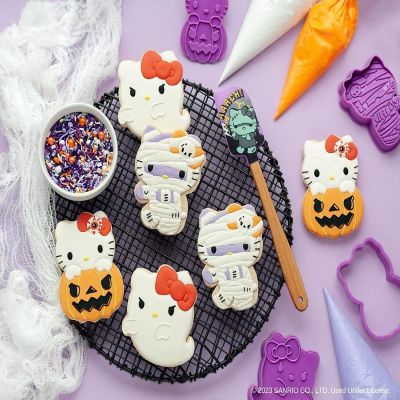 Sanrio Hello Kitty Halloween 50-Piece Cookie Stamp and Frosting Set Image 2