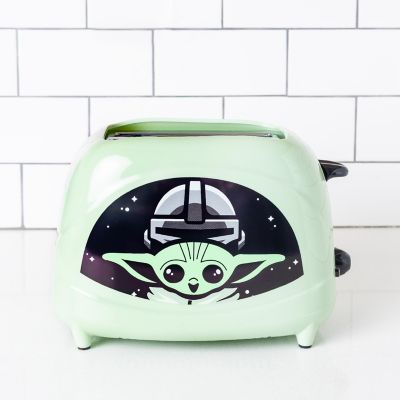 Uncanny Brands Star Wars The Mandalorian Grogu 2-Slice Toaster- Toasts Baby Yoda onto Your Toast Image 3