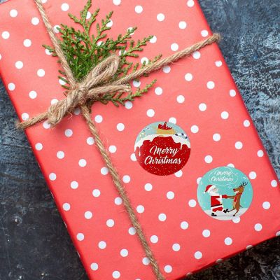 Wrapables Christmas Stickers Label Roll, Holiday Stickers (500pcs), Red & White Image 3