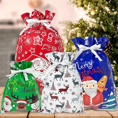 Wrapables Red & Green Aluminum Foil Holiday Drawstring Christmas Gift Bags (Set of 10) Image 2