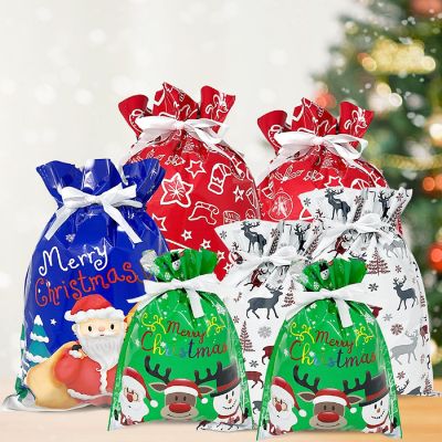 Wrapables Red & Green Aluminum Foil Holiday Drawstring Christmas Gift Bags (Set of 10) Image 3