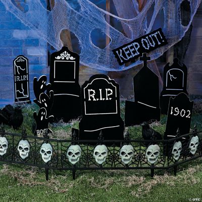 Ghoulish Front Yard Fun