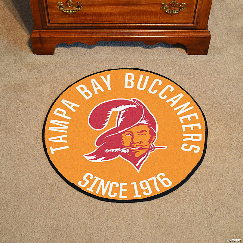 Tampa Bay Buccaneers Logo Tailgater Mat – 60 x 72