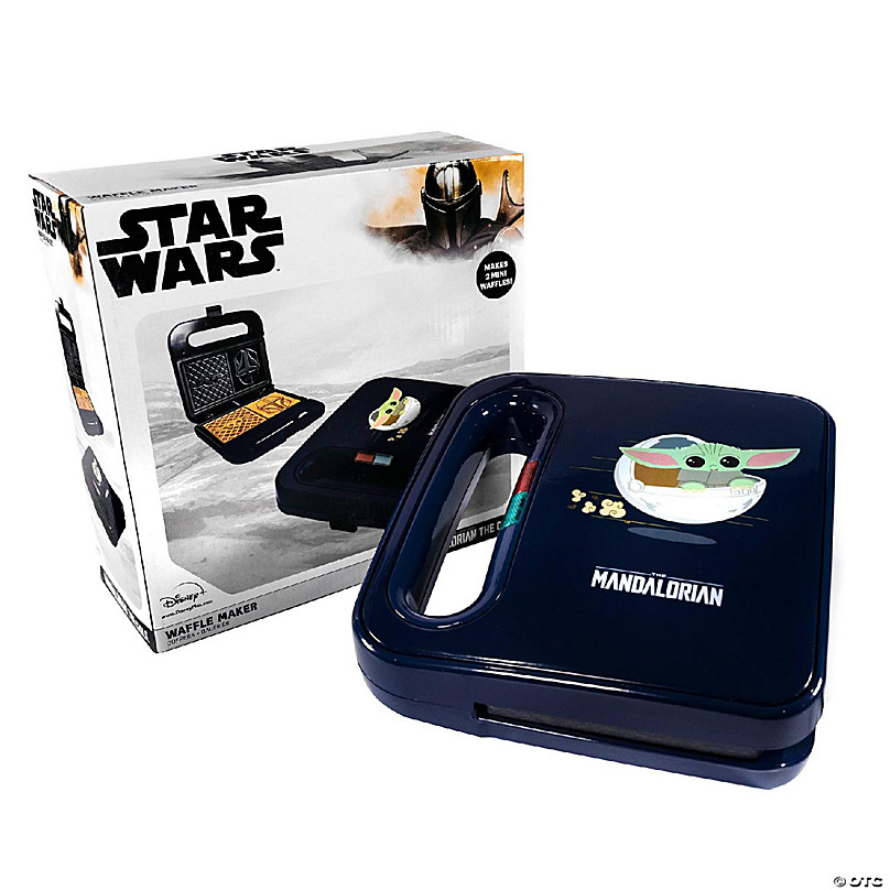 Uncanny Brands Star Wars The Mandalorian USB-Rechargeable Portable