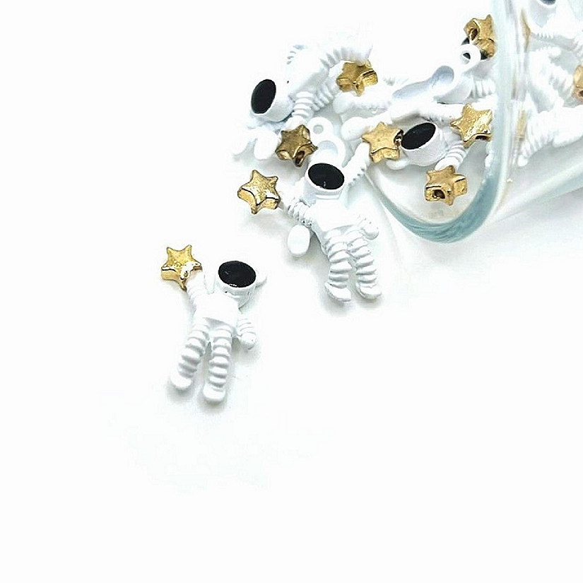 50 Pcs Standing Astronaut Charms Image