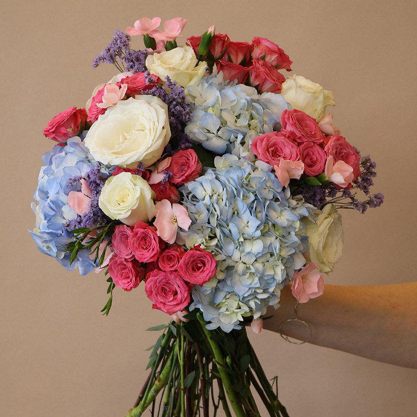 Bulk Flowers Fresh Pretty in Pastels Bouquet Image