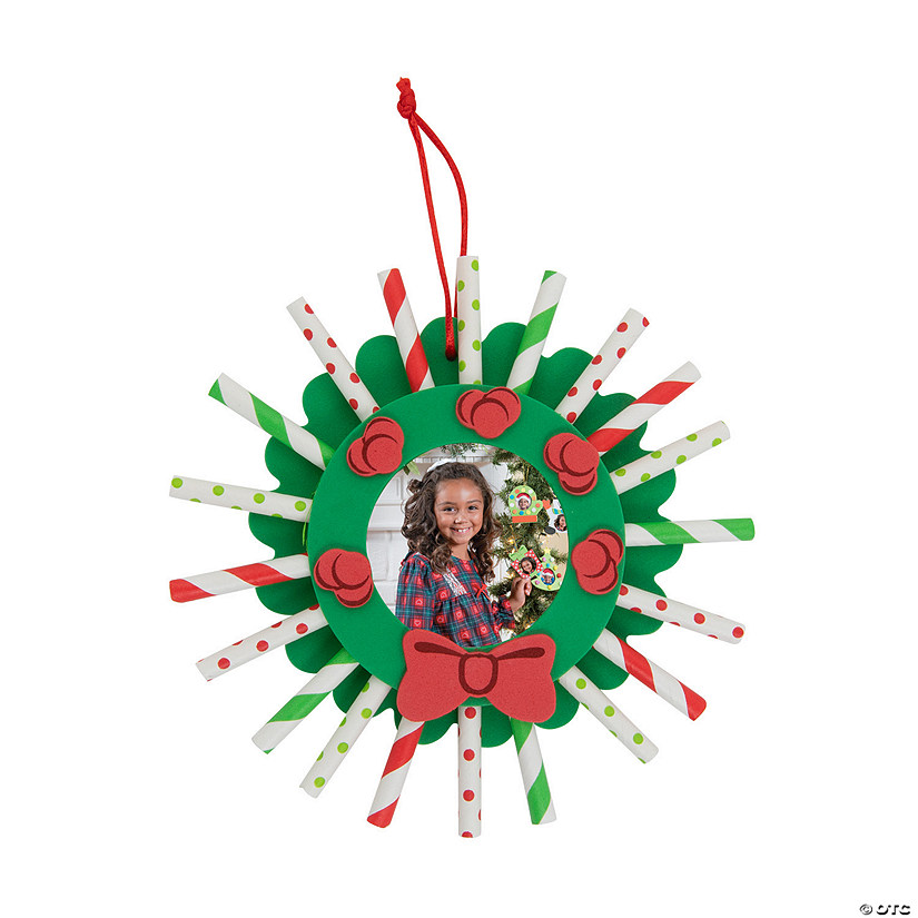 Christmas Wreath Paper Straw Picture Frame Ornament Craft Kit - Makes 12 Image