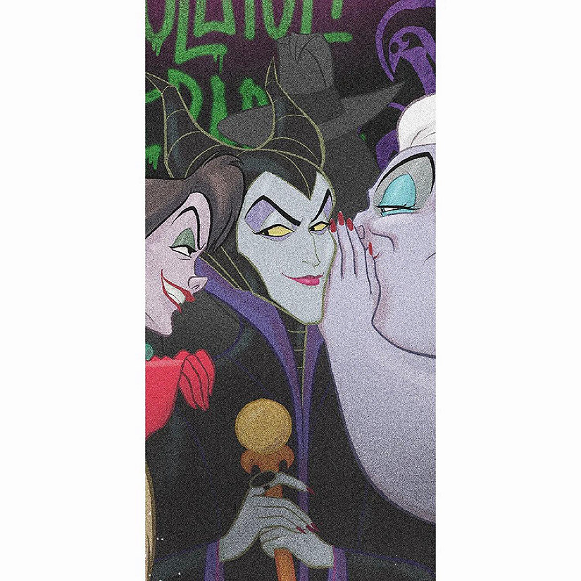Disney  Villains "Scary Love''- Beach Towel - 27 in. x 54 in. Image