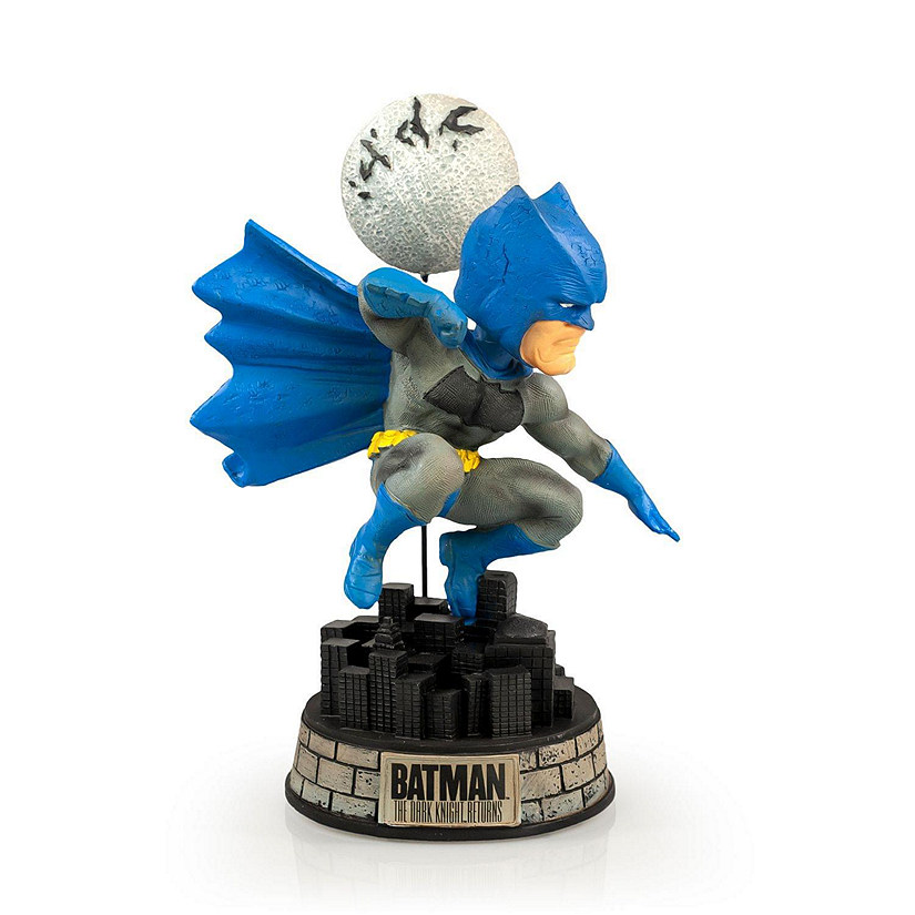 EXCLUSIVE Batman Bobblehead  Features Batman's Superhero Pose  8" Resin Design Image