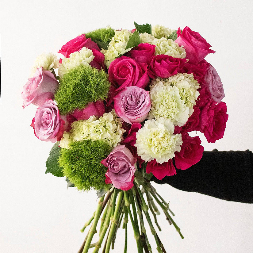 Fresh Valentine's Flowers Lucky in Love Bouquet Image