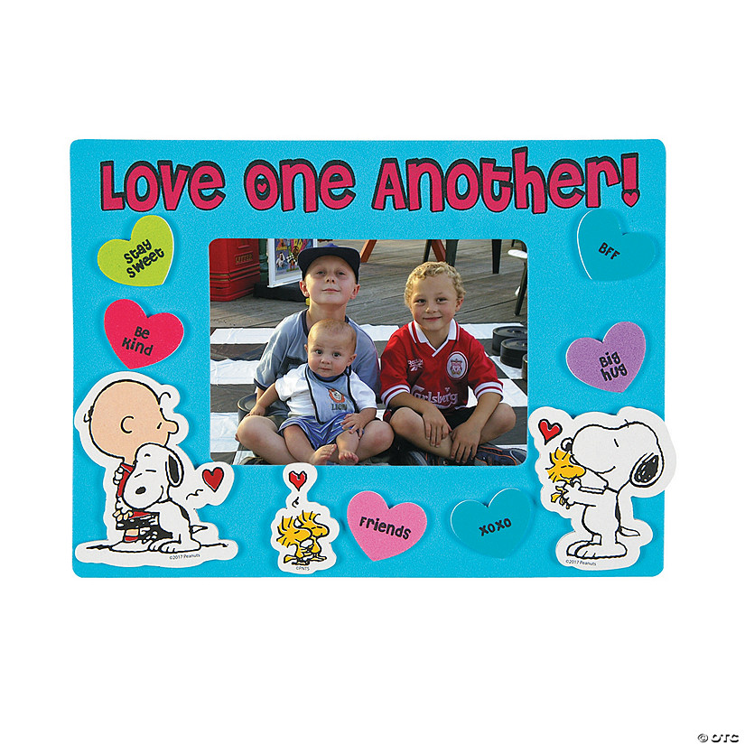 Inspirational Peanuts&#174; Valentine Picture Frame Magnet Craft Kit Image