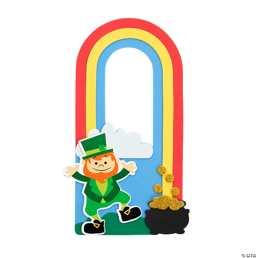 St. Patrick&#8217;s Day Door Hanger Craft Kit - Makes 12 Image