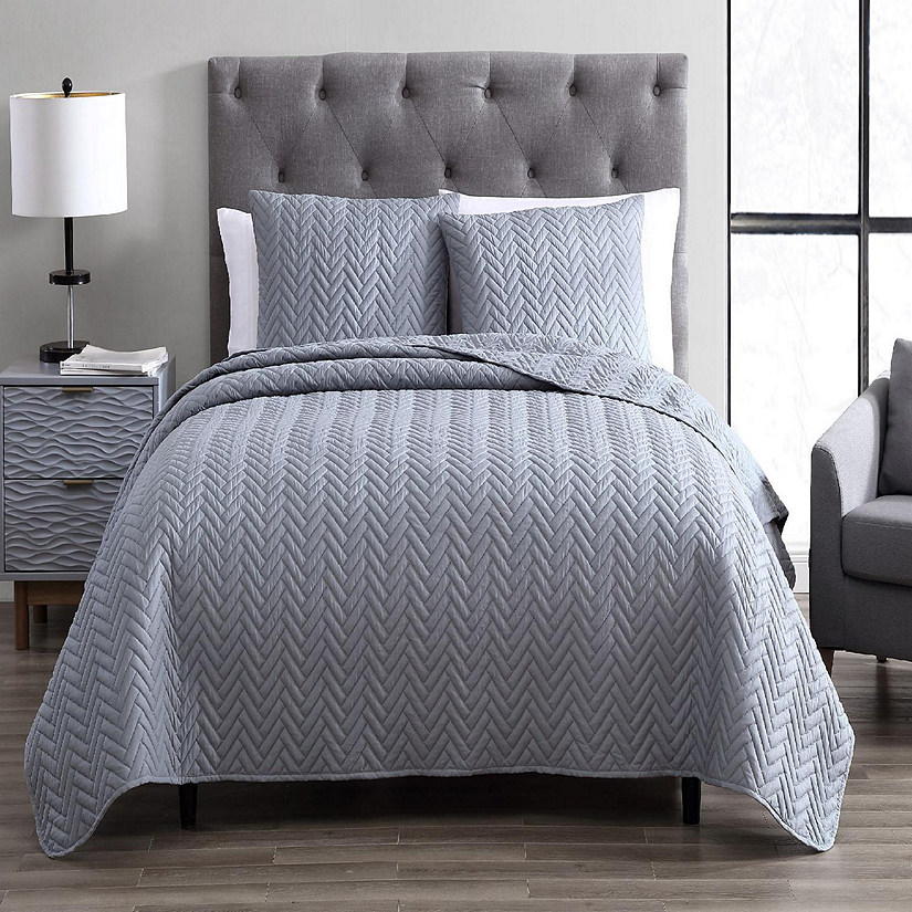 The Nesting Company Birch Quilt Coverlet 3 Piece Set with 2 Pillow Shams in Queen Gray Image
