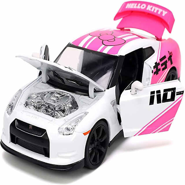 Hello Kitty Toyko Speed 1:24 2009 Nissan GT-R R35 Die Cast Vehicle with  Figure