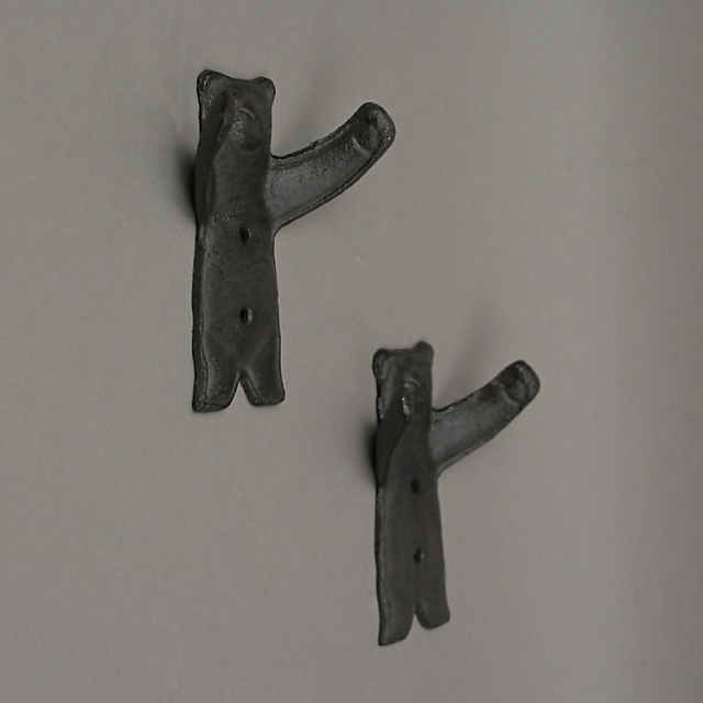https://s7.orientaltrading.com/is/image/OrientalTrading/PDP_VIEWER_IMAGE_MOBILE$&$NOWA/j-d--yeatts-set-of-4-cast-iron-bear-hug-wall-hook-decorative-coat-rack-towel-holder-decor~14374651-a01$NOWA$