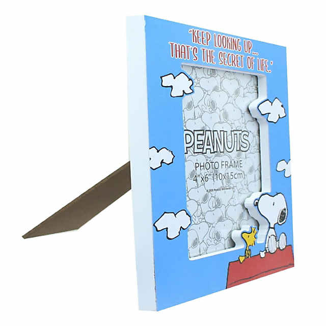 https://s7.orientaltrading.com/is/image/OrientalTrading/PDP_VIEWER_IMAGE_MOBILE$&$NOWA/peanuts-snoopy-and-woodstock-keep-looking-up-die-cut-photo-frame-4-x-6-inch~14260357-a01$NOWA$