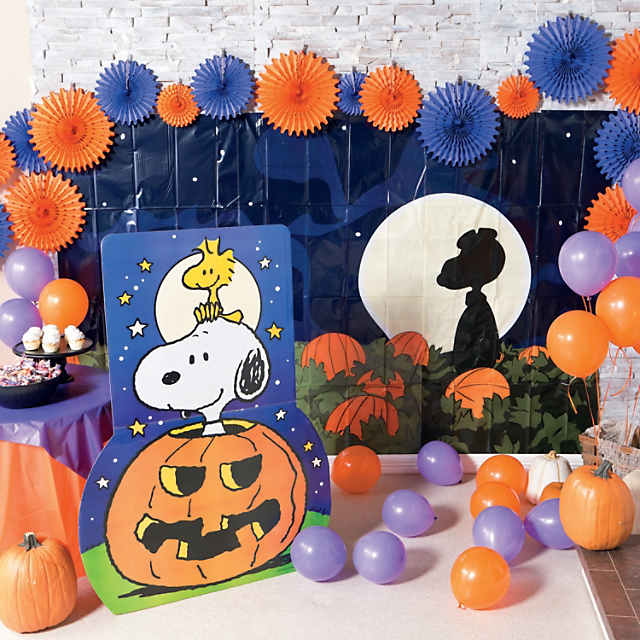 Snoopy Halloween Theme on Dog House Limited Quantity Retractable
