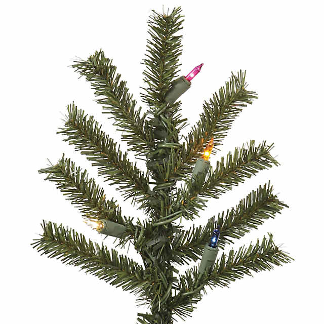 Vickerman 415009 - Traditional Christmas Tree