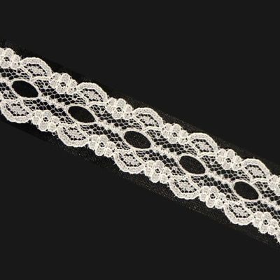 1" x 400 Yards White Flat Lace Trim Roll Image 2