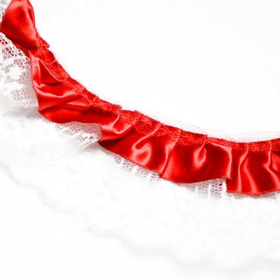 1" x 50 Yards Red Ruffled Lace Trim Image 2