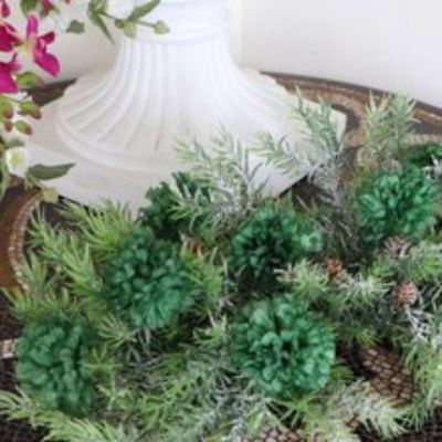 100-Pack: Emerald Carnation Picks Image 2