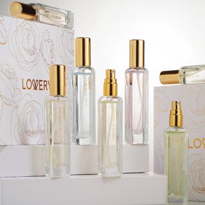 14-Pc. Eau de Parfum Gift Set with Perfume Pouches Image 3