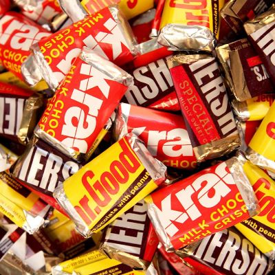 164 Pcs Confetti Birthday Candy Party Favors Hershey's Miniatures Chocolate - No Assembly Required Image 1