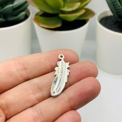 20 Antiqued Silver Feather Charms Image 2