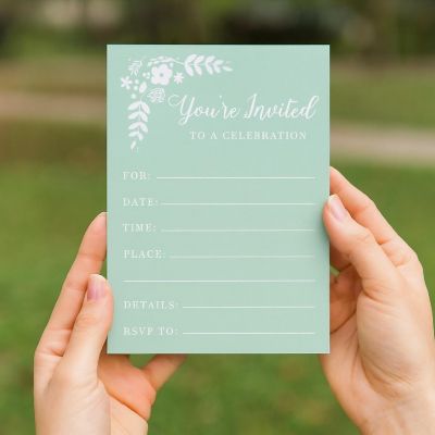 20 Floral Mint Party Invitations Image 1