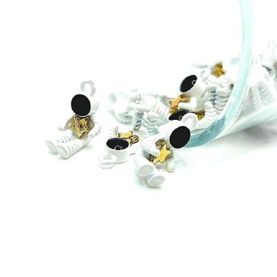 20 Pcs 3D Sitting Astronaut Charms Image 1