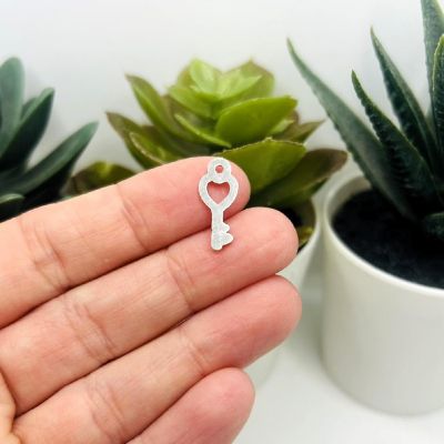 20 Pcs Antique Silver Heart Key Charms Image 2