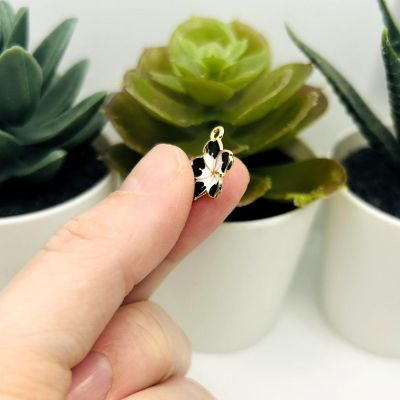 20 Pcs Black and White Flower Charms Image 2