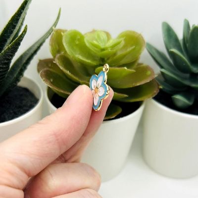 20 Pcs Blue and White Flower Charms Image 3