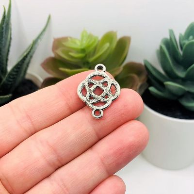 Celtic Trinity Knot Triquetra Connectors, Antique Silver Tone 25mm