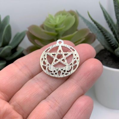 20 Pcs Celtic Knot Pentacle Charms Image 2