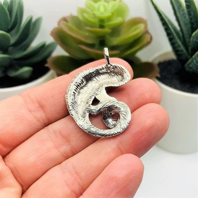 20 Pcs Chameleon Pendant Charms Image 2