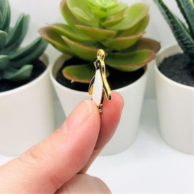 20 Pcs Enamel Penguin Charms Image 3